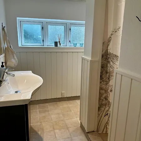 Skon Med Egen Terrasse Og Have Taet Pa Centrum I Apartment *